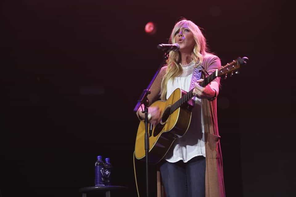 Ellie Holcomb