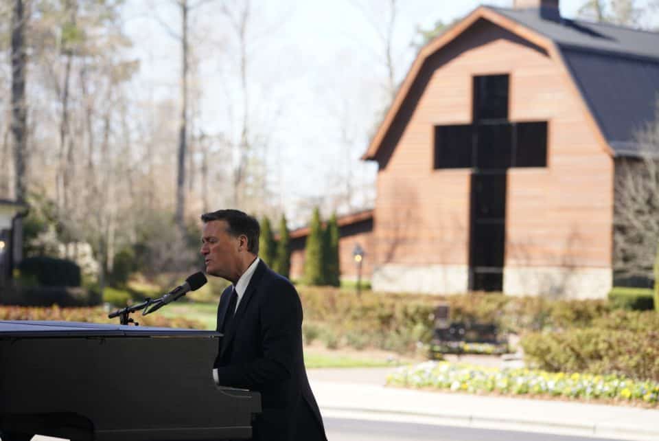 Michael W. Smith played in numerous Billy Graham Crusades throughout the years including his final one in New York (2005). On Friday, the three-time Grammy Award winner followed the time of family sharing with his song "Above All."