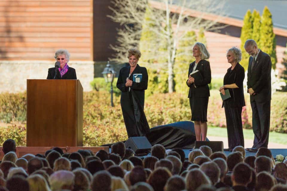 From left to right: Jean Graham Ford (Billy Graham’s younger sister) and his children, Gigi Graham, Anne Graham Lotz, Ruth Graham and Ned Graham.