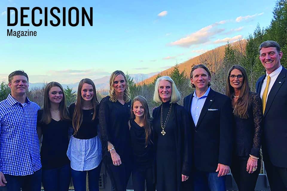 Anne Graham Lotz with her children, Rachel-Ruth Wright (fourth from left), Morrow Reitmeier (second from right) and Daniel Jonathan Lotz (far right), along with their families.
