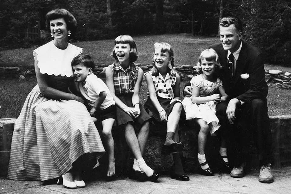 From left to right: Ruth Bell Graham, Franklin, Virginia (Gigi), Anne, Ruth (nicknamed “Bunny”), and Billy Graham.