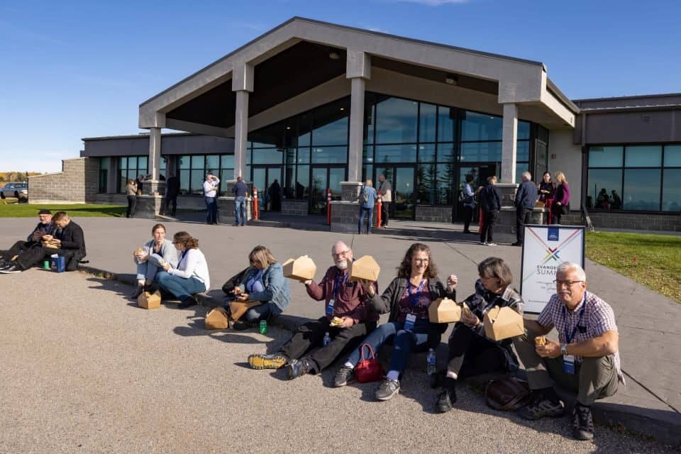 Warm fall weather made it possible for Evangelism Summit attendees to enjoy lunch outside.