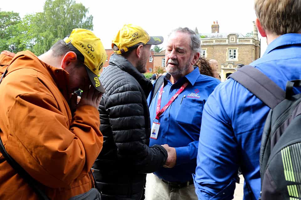 Chaplains prayed with mourners outside Windsor Castle.
