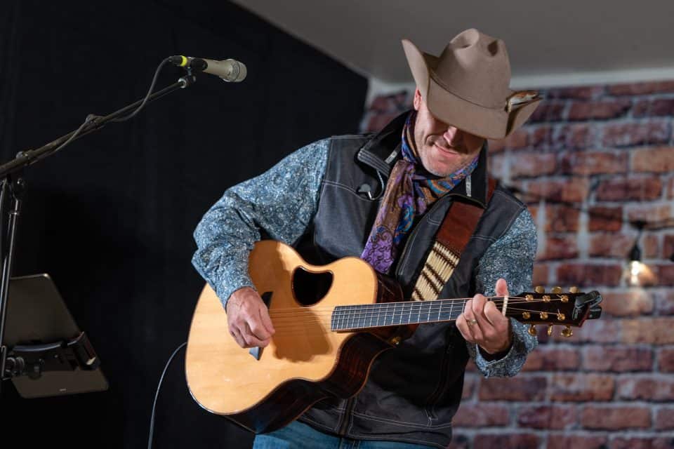 Hay River, Northwest Territories: Canadian singer George Canyon brought a country flair to the Christmas Tour.