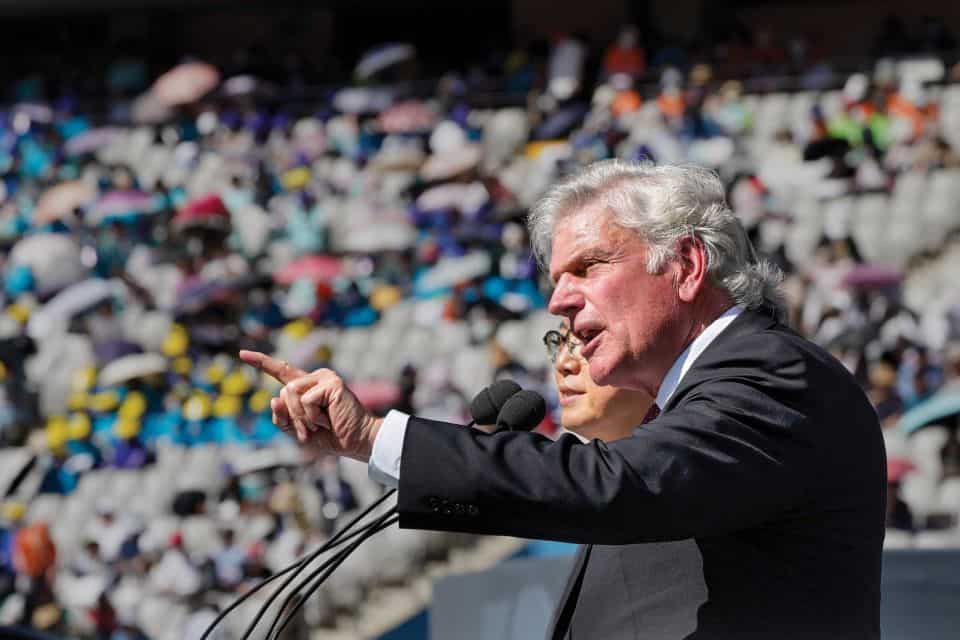 AT THE 50TH ANNIVERSARY CELEBRATION of Billy Graham’s historic 1973 Crusade, Franklin Graham told thousands in Seoul how they can know they’ll spend eternity in Heaven.